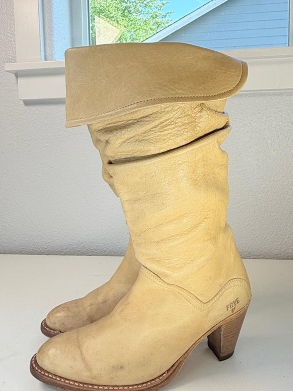 Frye Dorado Slouch Fold Over Cuff Western Boots Beige Leather Size 8